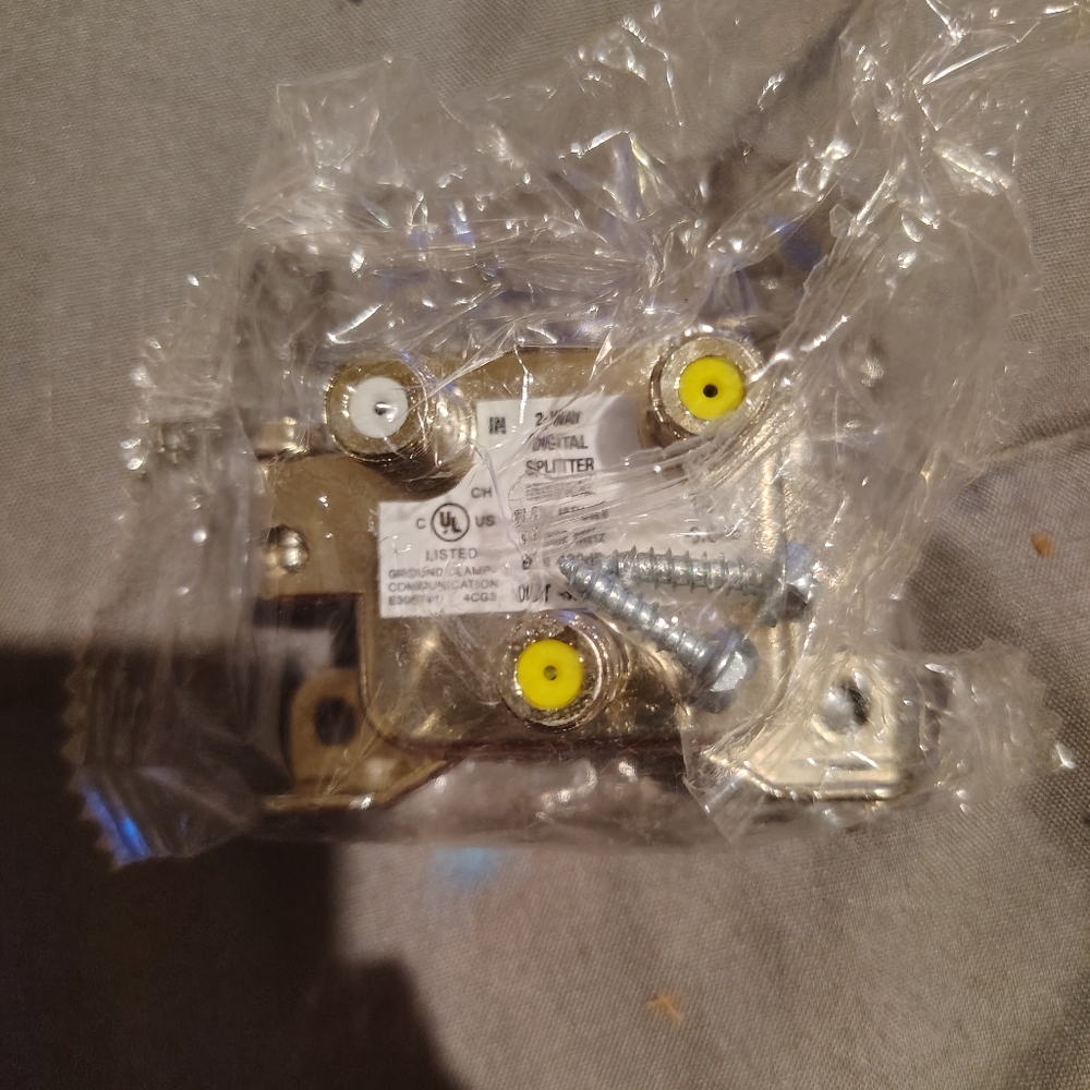 2-Way Digital Coax‎ TV Cable Splitter Flex Mount BDS102VF Extreme Broadband 1GHz